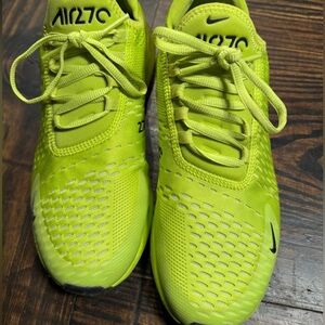Women’s size 10, Nike air max 270